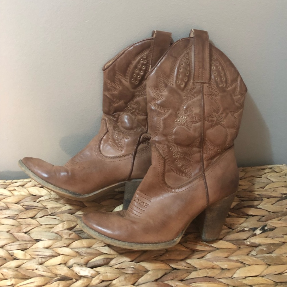 Neutral/ Brown Cowgirl Boots